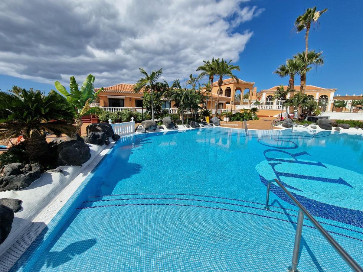 Exclusive Attic Las Vistas: Seaside Retreat with Heated Pool Arona  Exterior photo