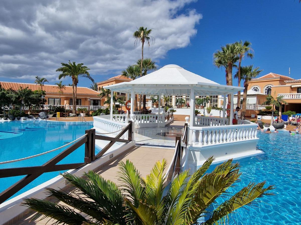 Exclusive Attic Las Vistas: Seaside Retreat with Heated Pool Arona  Exterior photo